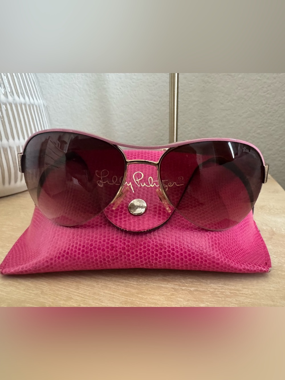 EUC Lilly Pulitzer Carlee SS Pink Floral Frame Gradient Aviator Sunglasses